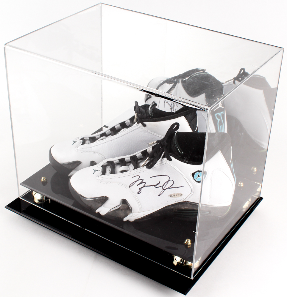 Michael Jordan Signed Pair of Air Jordan Retro 14 Basketball Shoes with Display Case (UDA COA) at PristineAuction.com Michael Jordan Signed Pair of Air Jordan Retro 14 Basketball Shoes with Display Case (UDA COA) at PristineAuction.com