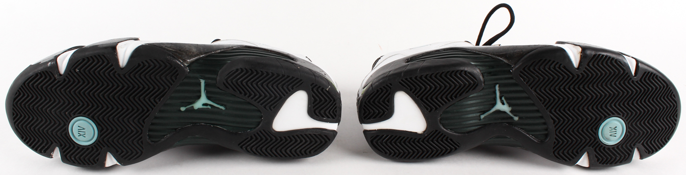 Michael Jordan Signed Pair of Air Jordan Retro 14 Basketball Shoes with Display Case (UDA COA) at PristineAuction.com Michael Jordan Signed Pair of Air Jordan Retro 14 Basketball Shoes with Display Case (UDA COA) at PristineAuction.com