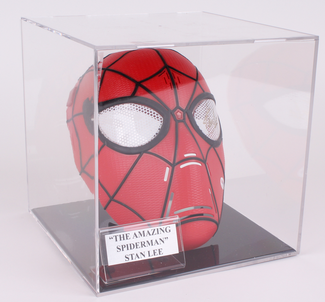 Stan Lee Signed Marvel Spiderman Mask with Display Case (PSA COA) at PristineAuction.com Stan Lee Signed Marvel Spiderman Mask with Display Case (PSA COA) at PristineAuction.com
