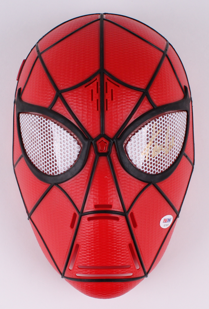 Stan Lee Signed Marvel Spiderman Mask with Display Case (PSA COA) at PristineAuction.com Stan Lee Signed Marvel Spiderman Mask with Display Case (PSA COA) at PristineAuction.com