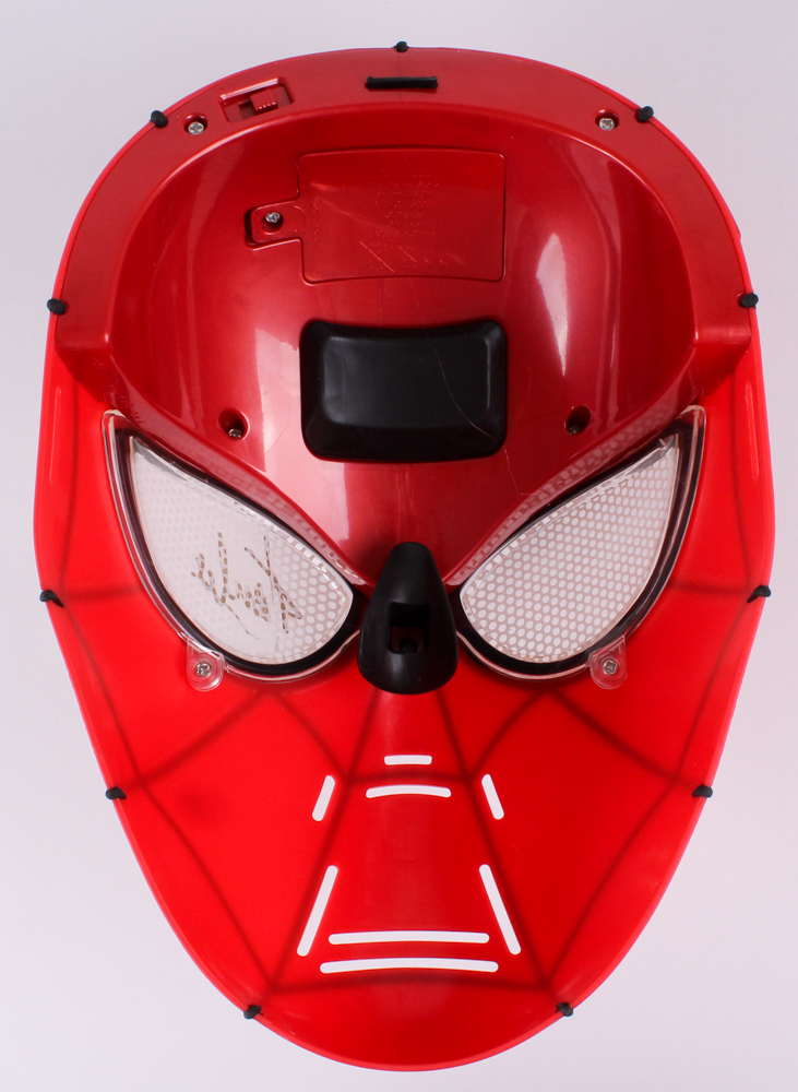 Stan Lee Signed Marvel Spiderman Mask with Display Case (PSA COA) at PristineAuction.com Stan Lee Signed Marvel Spiderman Mask with Display Case (PSA COA) at PristineAuction.com