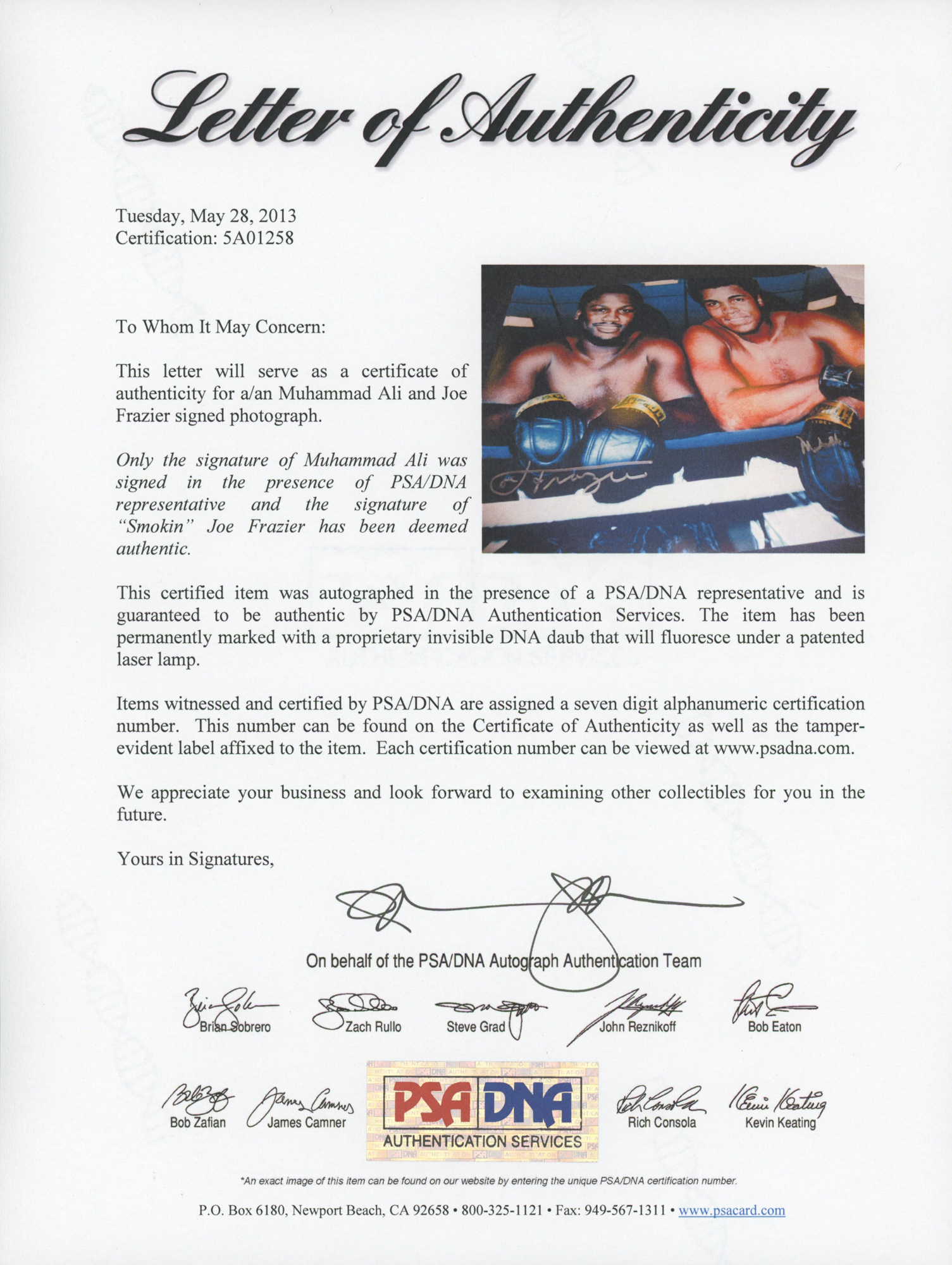 Muhammad Ali & Joe Frazier Signed 16x20 Photo (PSA LOA) at PristineAuction.com Muhammad Ali & Joe Frazier Signed 16x20 Photo (PSA LOA) at PristineAuction.com