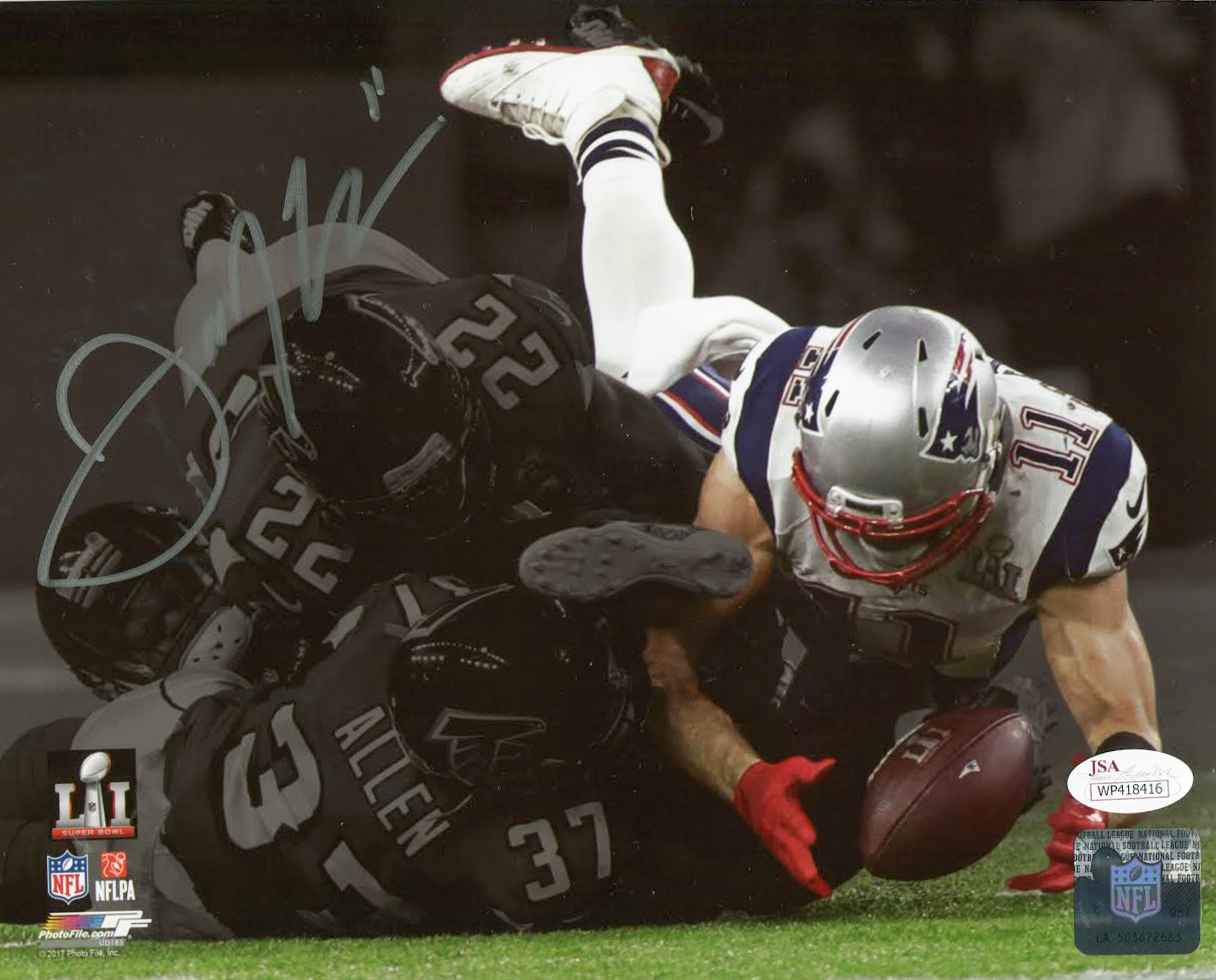 Julian Edelman Signed Patriots Super Bowl LI "The Catch" 8x10 Photo (JSA COA) at PristineAuction.com Julian Edelman Signed Patriots Super Bowl LI "The Catch" 8x10 Photo (JSA COA) at PristineAuction.com