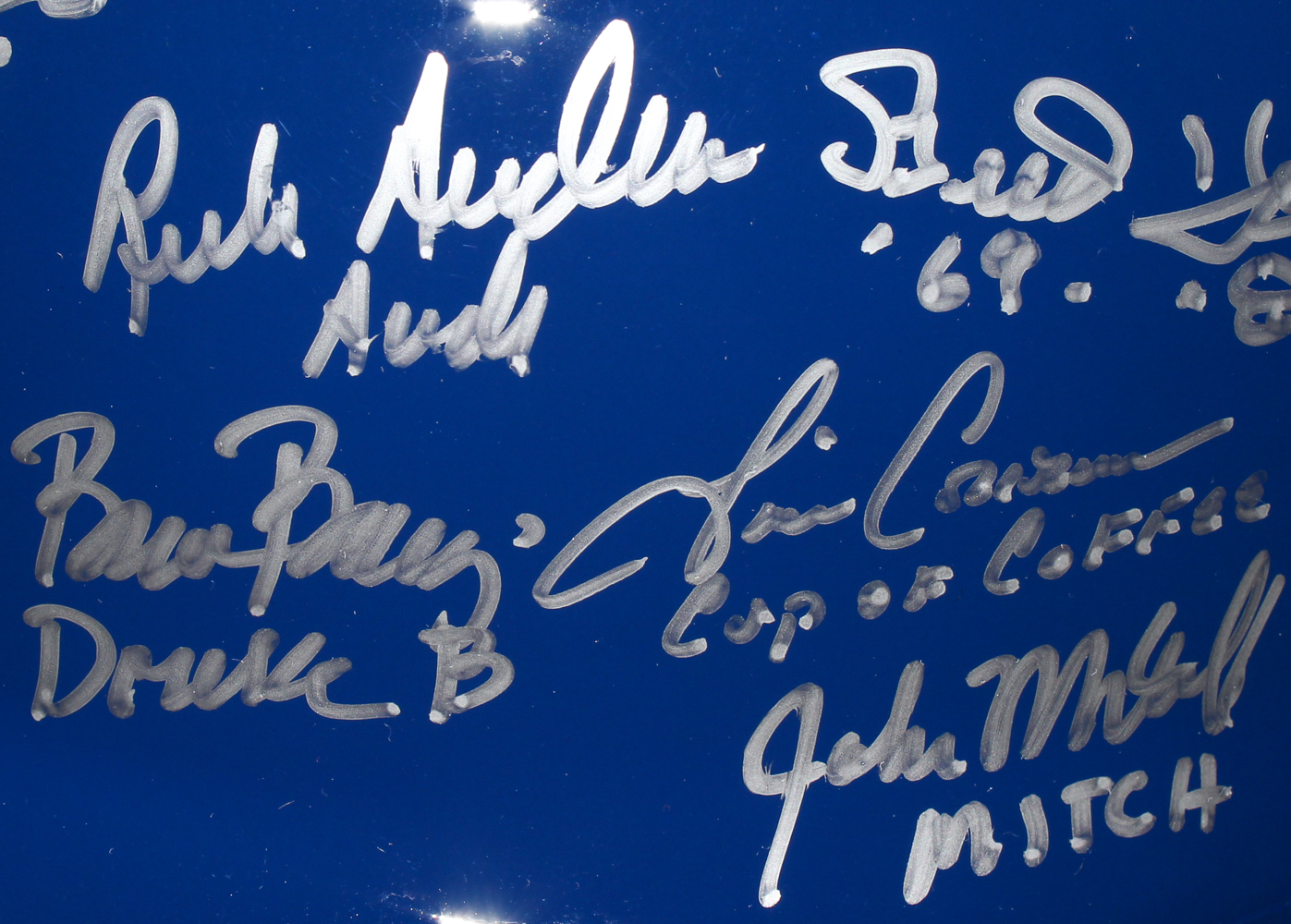 1986 Mets Batting Helmet Team-Signed by (28) with Dwight Gooden, Darryl Strawberry, Keith Hernandez (Steiner COA) at PristineAuction.com 1986 Mets Batting Helmet Team-Signed by (28) with Dwight Gooden, Darryl Strawberry, Keith Hernandez (Steiner COA) at PristineAuction.com