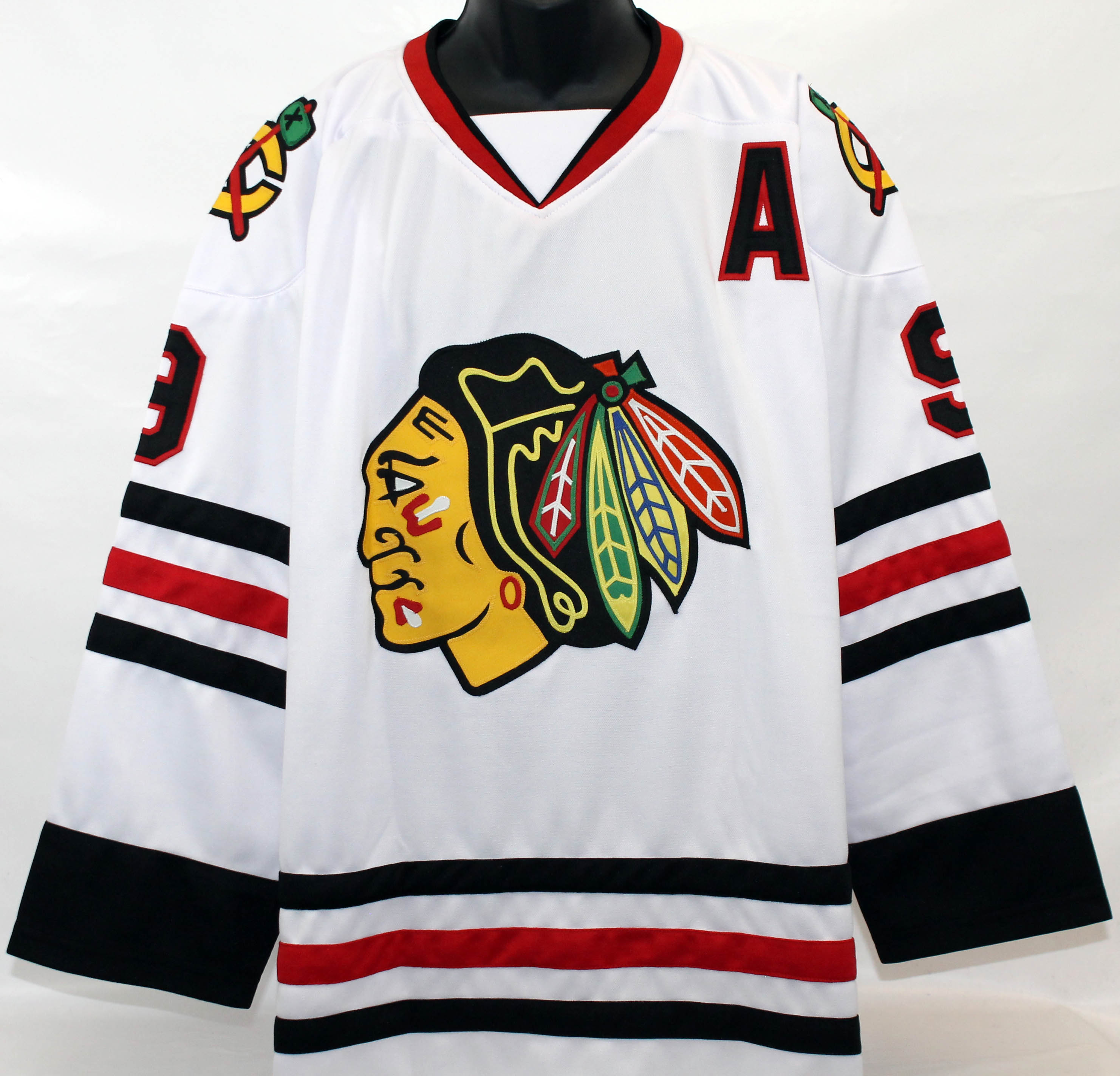 Bobby Hull Signed Blackhawks Jersey Inscribed "HOF 1983" (JSA COA) at PristineAuction.com Bobby Hull Signed Blackhawks Jersey Inscribed "HOF 1983" (JSA COA) at PristineAuction.com