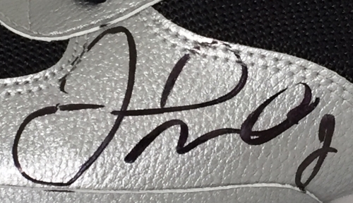 Floyd Mayweather Jr. Signed Boxing Shoe (Beckett COA) at PristineAuction.com Floyd Mayweather Jr. Signed Boxing Shoe (Beckett COA) at PristineAuction.com