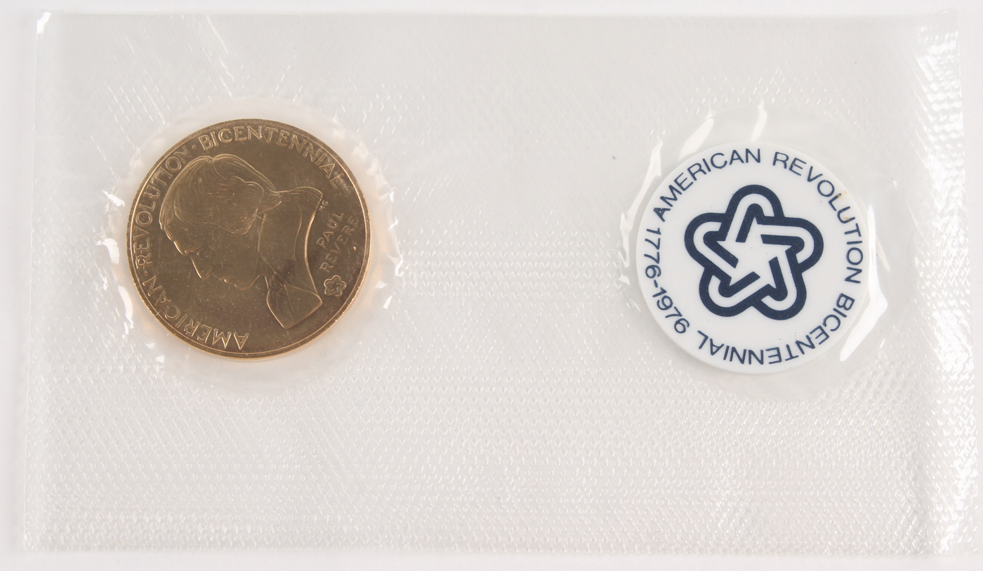 1972 United States Proof Set with (5) Coins with American Revolution Bicentennial Paul Revere Coin at PristineAuction.com 1972 United States Proof Set with (5) Coins with American Revolution Bicentennial Paul Revere Coin at PristineAuction.com