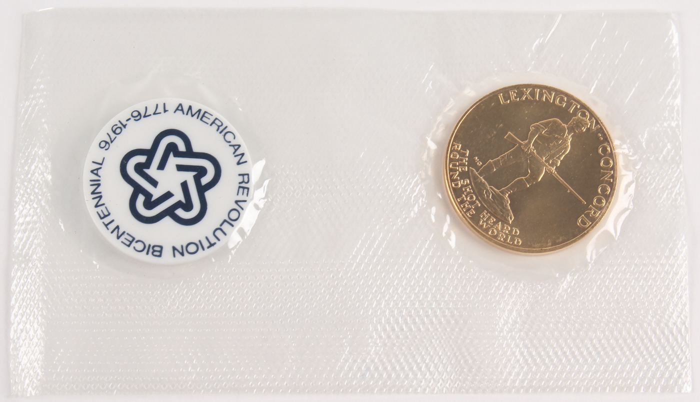 1972 United States Proof Set with (5) Coins with American Revolution Bicentennial Paul Revere Coin at PristineAuction.com 1972 United States Proof Set with (5) Coins with American Revolution Bicentennial Paul Revere Coin at PristineAuction.com