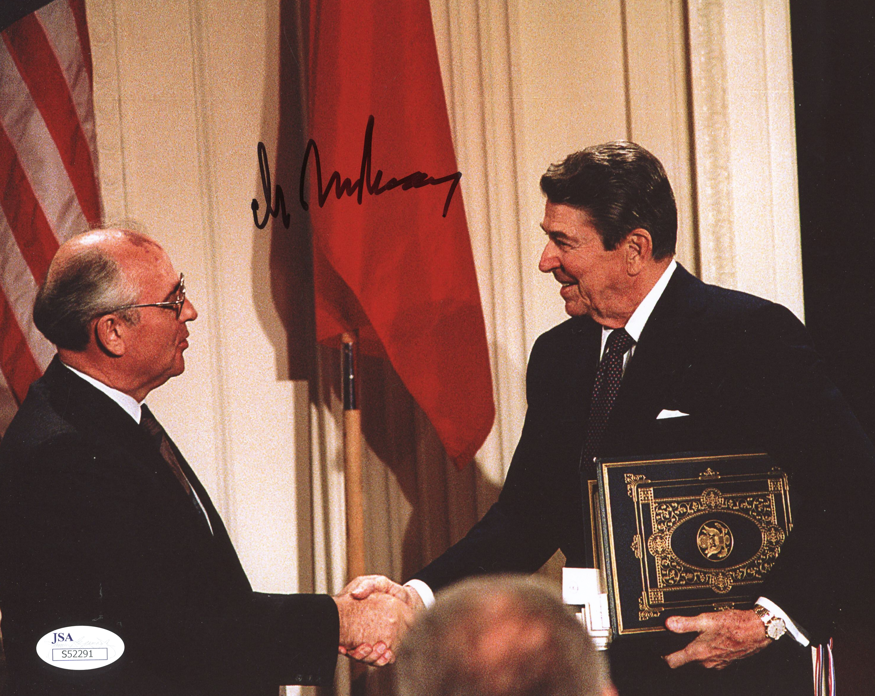 Mikhail Gorbachev Signed 8x10 Photo (JSA COA) at PristineAuction.com Mikhail Gorbachev Signed 8x10 Photo (JSA COA) at PristineAuction.com