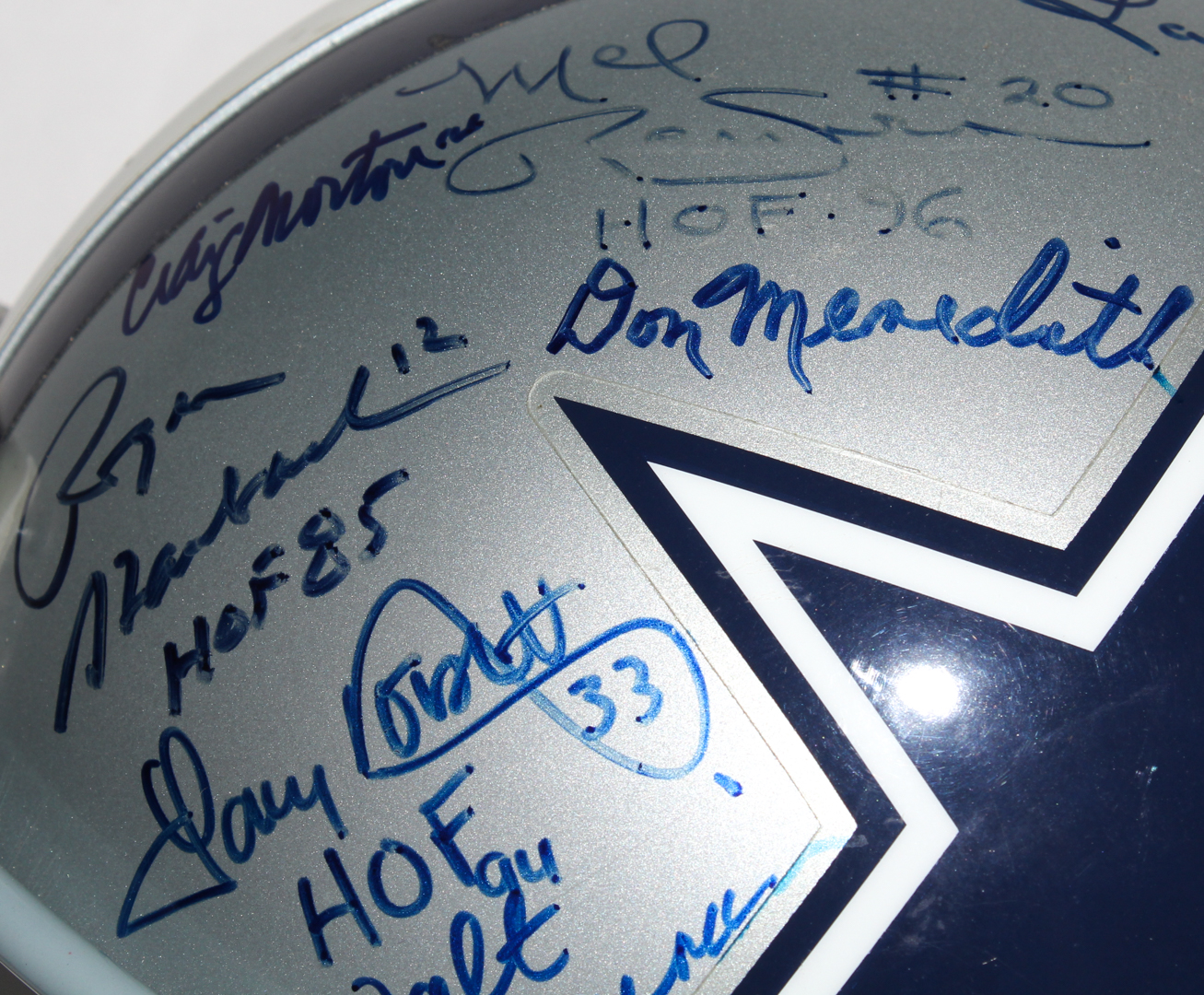 Dallas Cowboys Full Size Helmet Signed by (32) with Tom Landry, Tony Dorsett, Mike Ditka, Roger Staubach, Bob Lilly, Mel Renfro, Ed "Too Tall" Jones (JSA ALOA) at PristineAuction.com Dallas Cowboys Full Size Helmet Signed by (32) with Tom Landry, Tony Dorsett, Mike Ditka, Roger Staubach, Bob Lilly, Mel Renfro, Ed "Too Tall" Jones (JSA ALOA) at PristineAuction.com