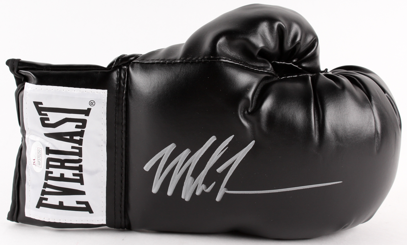 Mike Tyson Signed Everlast Boxing Glove (JSA COA) at PristineAuction.com Mike Tyson Signed Everlast Boxing Glove (JSA COA) at PristineAuction.com
