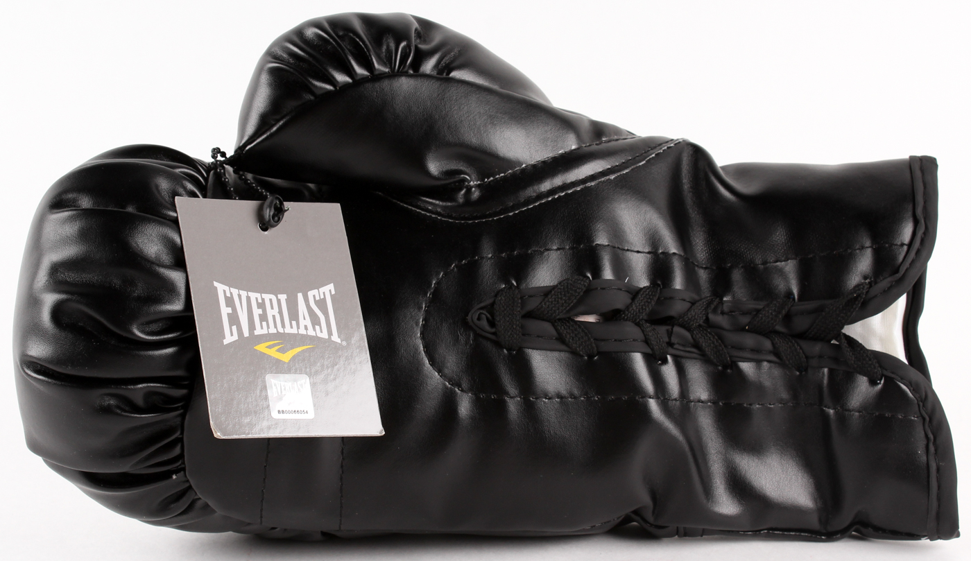 Mike Tyson Signed Everlast Boxing Glove (JSA COA) at PristineAuction.com Mike Tyson Signed Everlast Boxing Glove (JSA COA) at PristineAuction.com