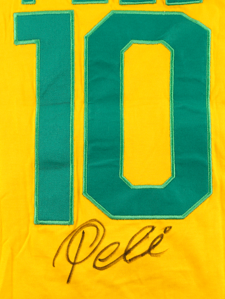 Pele Signed Brazil 1970 World Cup Throwback Jersey (PSA COA) at PristineAuction.com Pele Signed Brazil 1970 World Cup Throwback Jersey (PSA COA) at PristineAuction.com