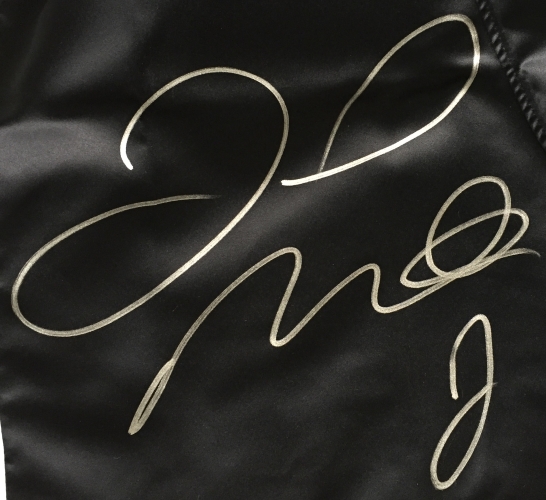 Floyd Mayweather Jr Signed Cleto Reyes Boxing Tunks (Beckett COA) at PristineAuction.com Floyd Mayweather Jr Signed Cleto Reyes Boxing Tunks (Beckett COA) at PristineAuction.com