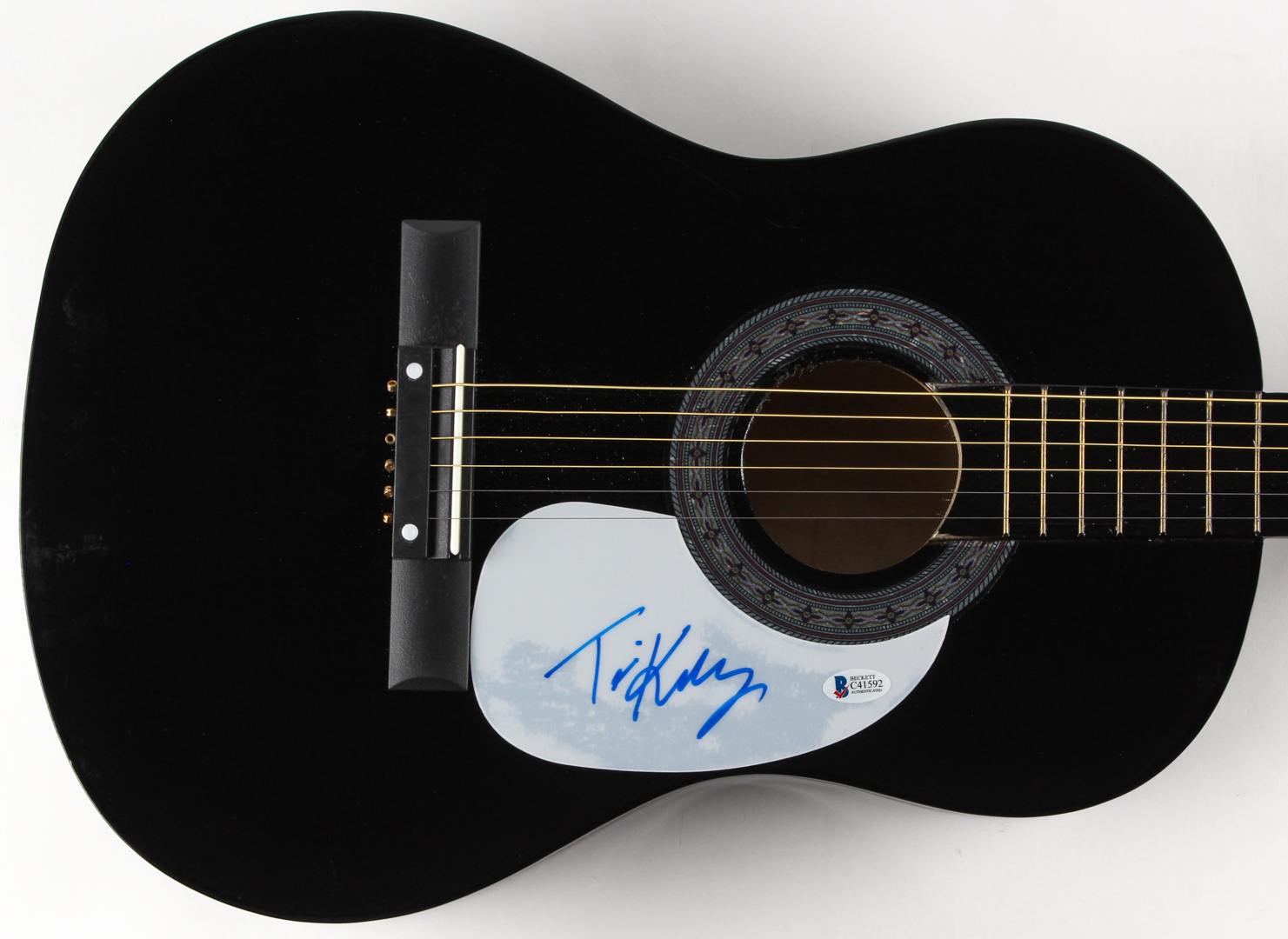 Tori Kelly Signed Full-Size Acoustic Guitar (Beckett) at PristineAuction.com Tori Kelly Signed Full-Size Acoustic Guitar (Beckett) at PristineAuction.com