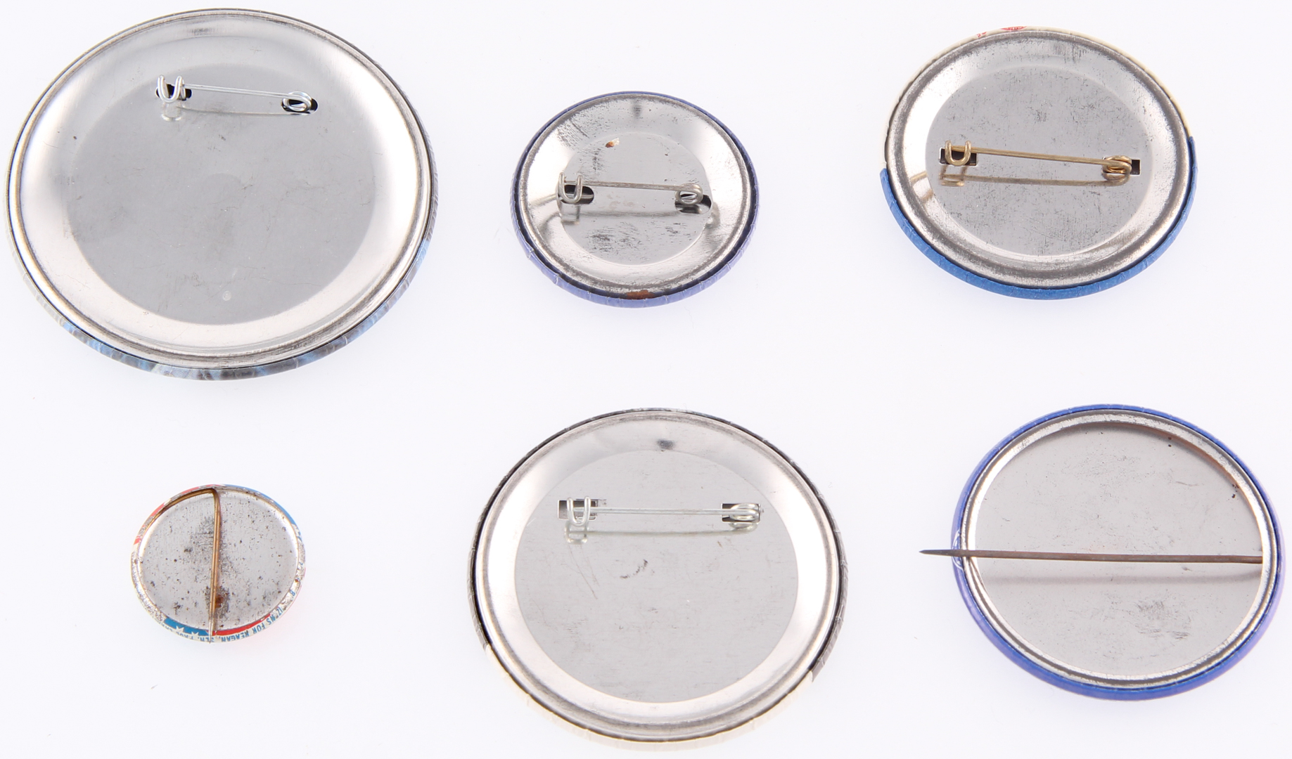 Lot of (6) Vintage Ronald Reagan Campaign Pins at PristineAuction.com Lot of (6) Vintage Ronald Reagan Campaign Pins at PristineAuction.com