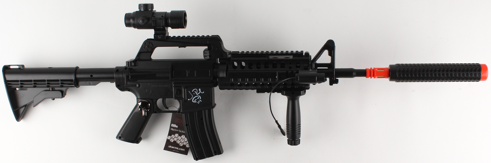 Jon Bernthal Signed Full-Size "Punisher" Replica Assault Rifle Airsoft Gun with Hand-Drawn Punisher Skull (Radtke COA) at PristineAuction.com Jon Bernthal Signed Full-Size "Punisher" Replica Assault Rifle Airsoft Gun with Hand-Drawn Punisher Skull (Radtke COA) at PristineAuction.com