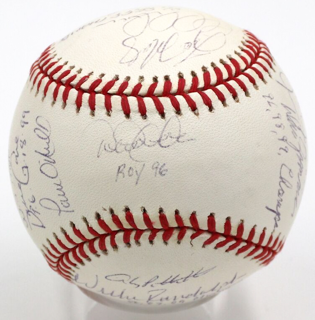 1999 New York Yankees LE 1999 World Series Baseball Team-Signed by (19) with Derek Jeter, Andy Pettitte, Mariano Rivera, Jorge Posada, Bernie Williams (JSA LOA) at PristineAuction.com 1999 New York Yankees LE 1999 World Series Baseball Team-Signed by (19) with Derek Jeter, Andy Pettitte, Mariano Rivera, Jorge Posada, Bernie Williams (JSA LOA) at PristineAuction.com
