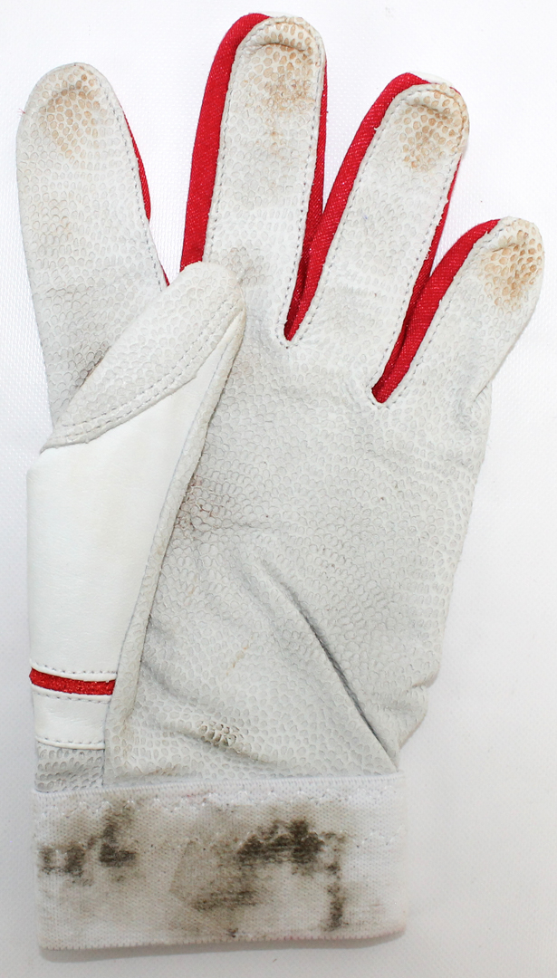 Mike Trout Signed & Game-Used 2013 Nike Batting Glove Inscribed "13 G/U" (Anderson Hologram) at PristineAuction.com Mike Trout Signed & Game-Used 2013 Nike Batting Glove Inscribed "13 G/U" (Anderson Hologram) at PristineAuction.com