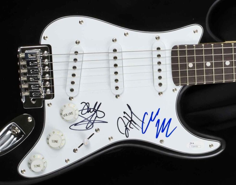 Hillary Scott, Charles Kelley & Dave Haywood Signed Full-Size Electric Guitar (JSA COA) at PristineAuction.com Hillary Scott, Charles Kelley & Dave Haywood Signed Full-Size Electric Guitar (JSA COA) at PristineAuction.com