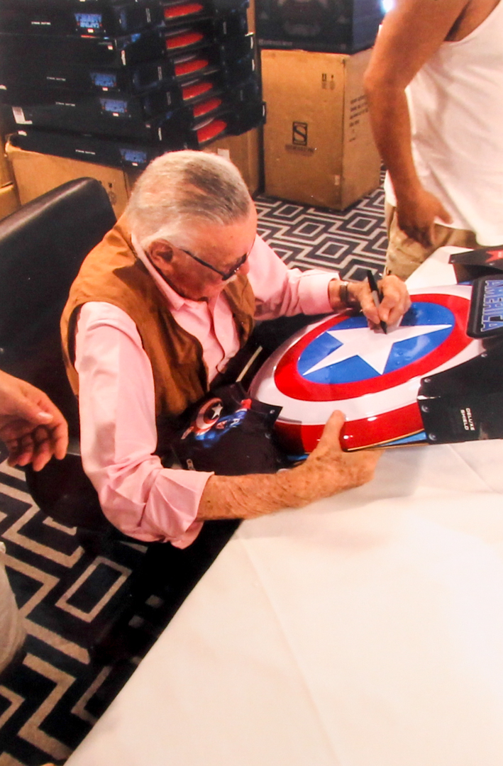 Stan Lee Signed "Captain America" Marvel Authentic Full-Size Metal Shield (Stan Lee Hologram) at PristineAuction.com Stan Lee Signed "Captain America" Marvel Authentic Full-Size Metal Shield (Stan Lee Hologram) at PristineAuction.com