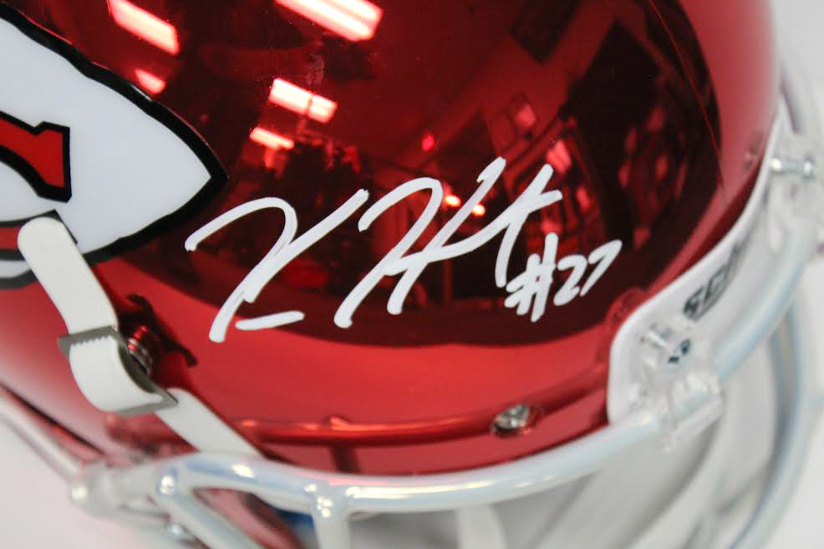 Kareem Hunt Signed Chiefs Full-Size Red Chrome Helmet (JSA COA) at PristineAuction.com Kareem Hunt Signed Chiefs Full-Size Red Chrome Helmet (JSA COA) at PristineAuction.com