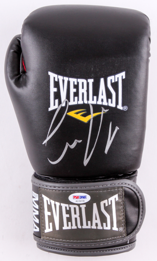 Gants UFC Signés Conor McGregor – Cadre Exclusif – Certifié Beckett