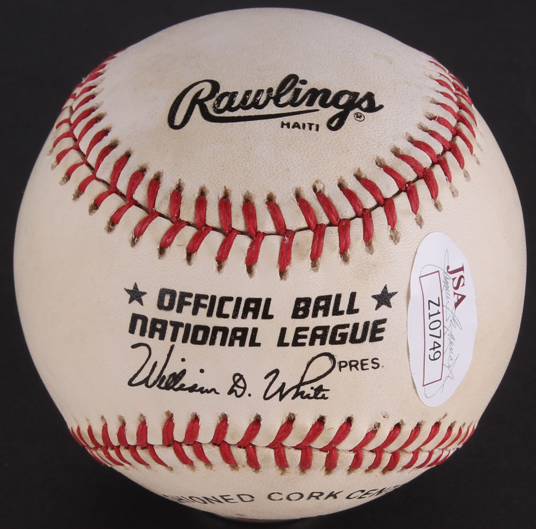 Hank Aaron Signed ONL Baseball (JSA LOA) at PristineAuction.com Hank Aaron Signed ONL Baseball (JSA LOA) at PristineAuction.com