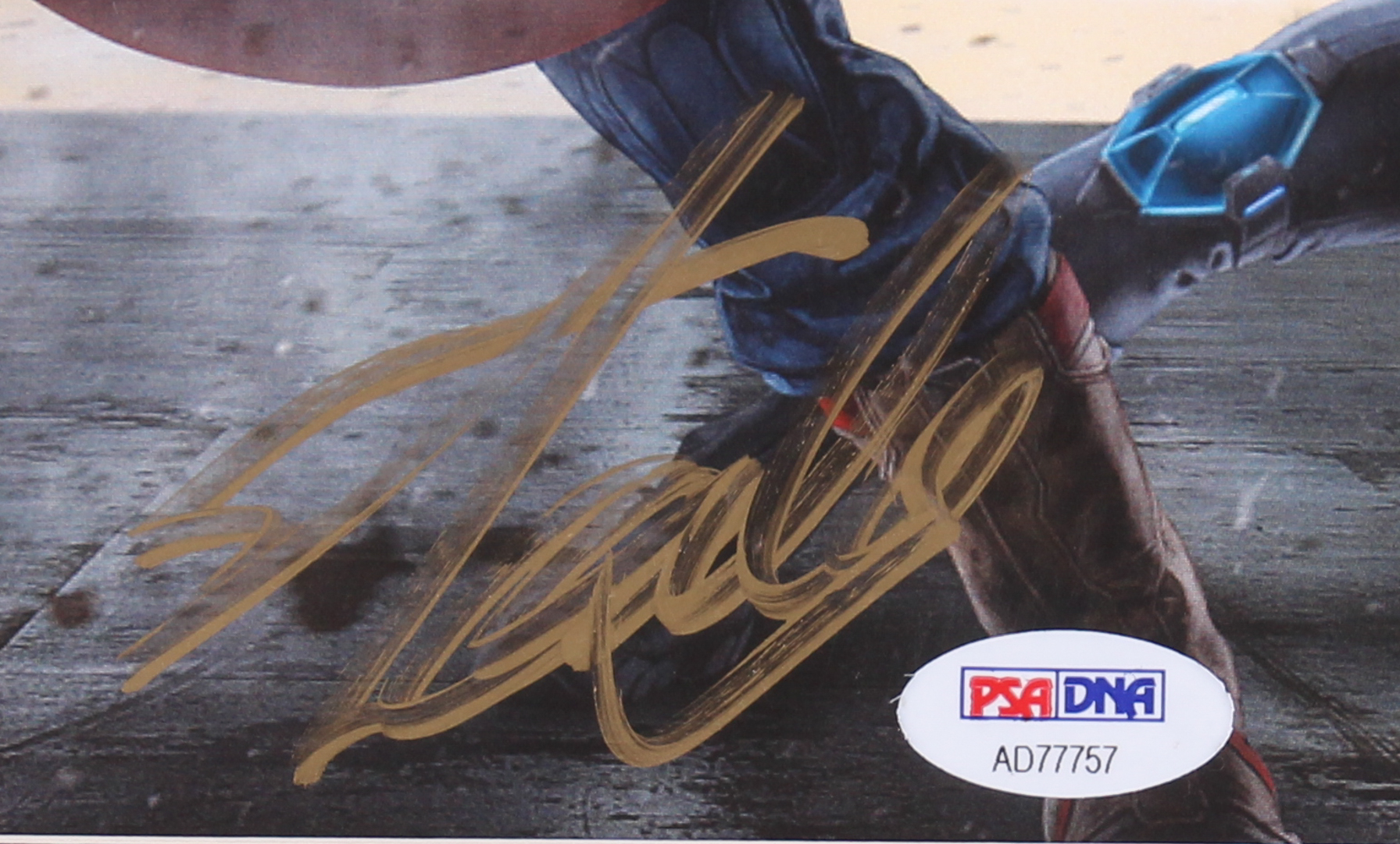 Stan Lee Signed "The Avengers" 16.75x22.75 Custom Framed Print (PSA COA) at PristineAuction.com Stan Lee Signed "The Avengers" 16.75x22.75 Custom Framed Print (PSA COA) at PristineAuction.com