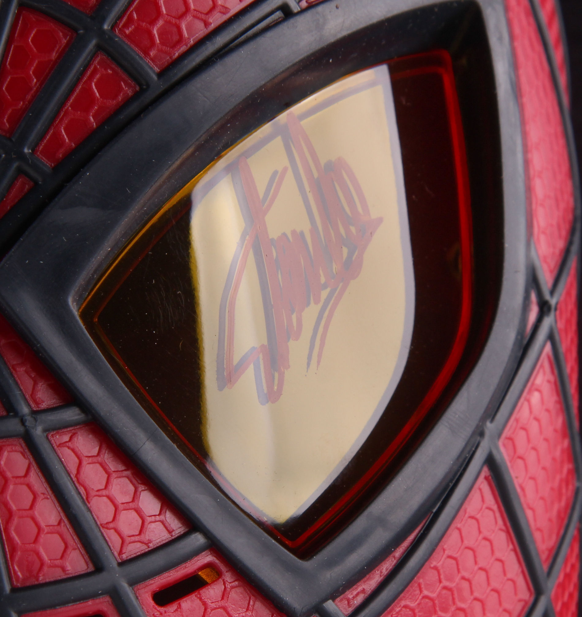 Stan Lee Signed "Spider-Man" 17.5x21.5 Custom Framed Mask Display with "The Spectacular Spider-Man" #200 Comic Book (PSA COA) at PristineAuction.com Stan Lee Signed "Spider-Man" 17.5x21.5 Custom Framed Mask Display with "The Spectacular Spider-Man" #200 Comic Book (PSA COA) at PristineAuction.com