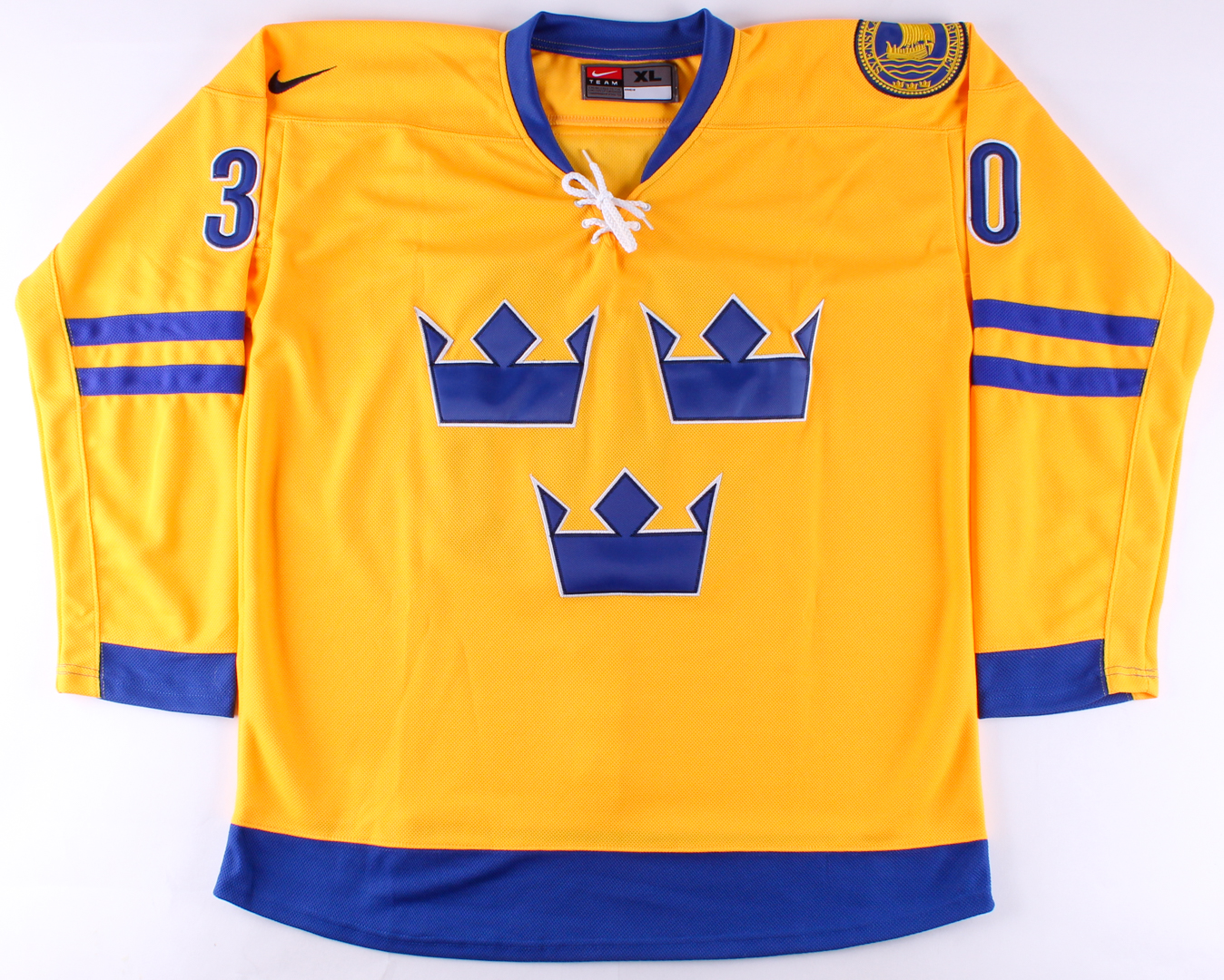 Henrik Lundqvist Signed Sweden Jersey (JSA COA) at PristineAuction.com Henrik Lundqvist Signed Sweden Jersey (JSA COA) at PristineAuction.com