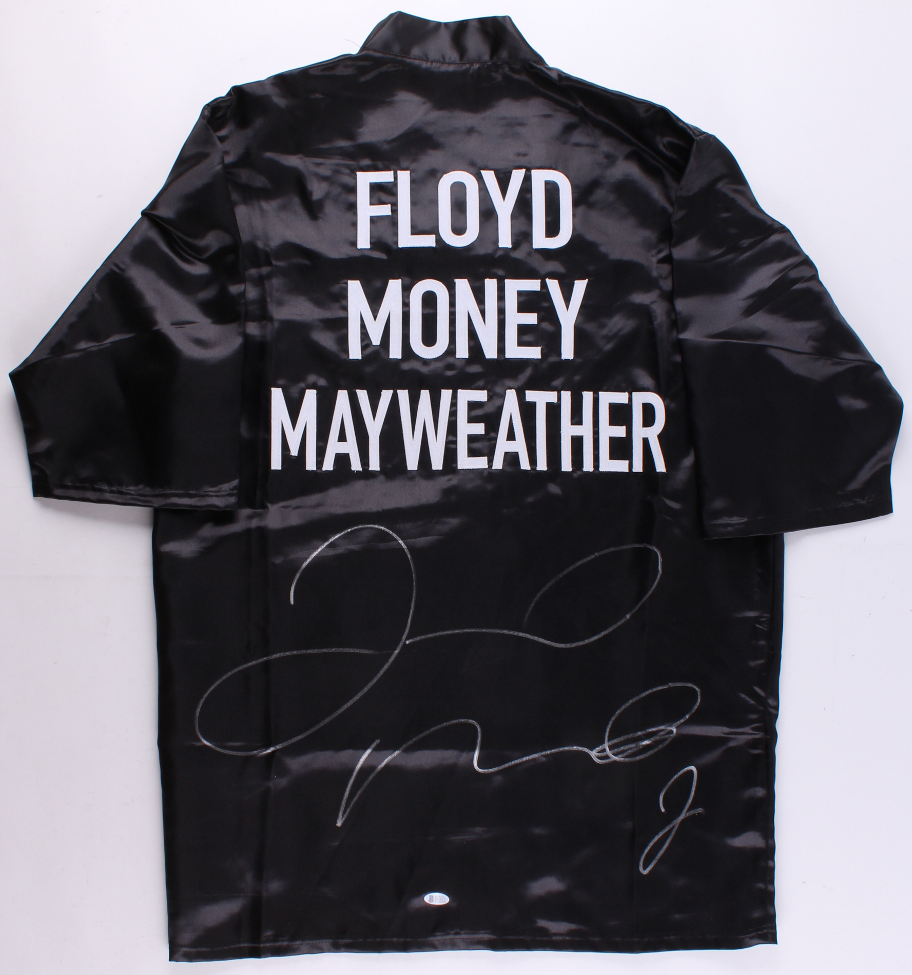 Floyd Mayweather Jr. Signed Boxing Robe (Beckett COA) at PristineAuction.com Floyd Mayweather Jr. Signed Boxing Robe (Beckett COA) at PristineAuction.com