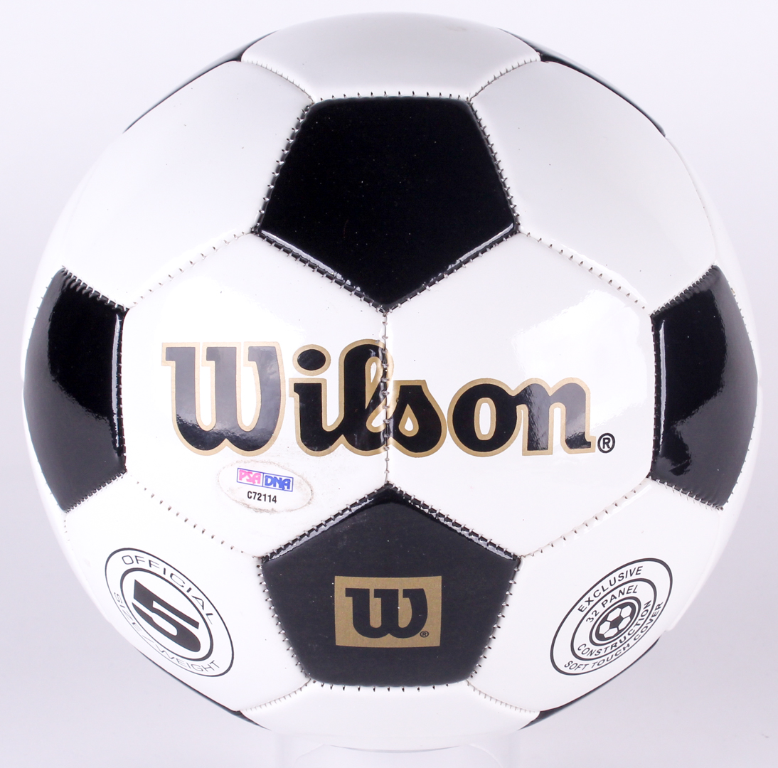 Pele Signed Soccer Ball (PSA COA) at PristineAuction.com Pele Signed Soccer Ball (PSA COA) at PristineAuction.com