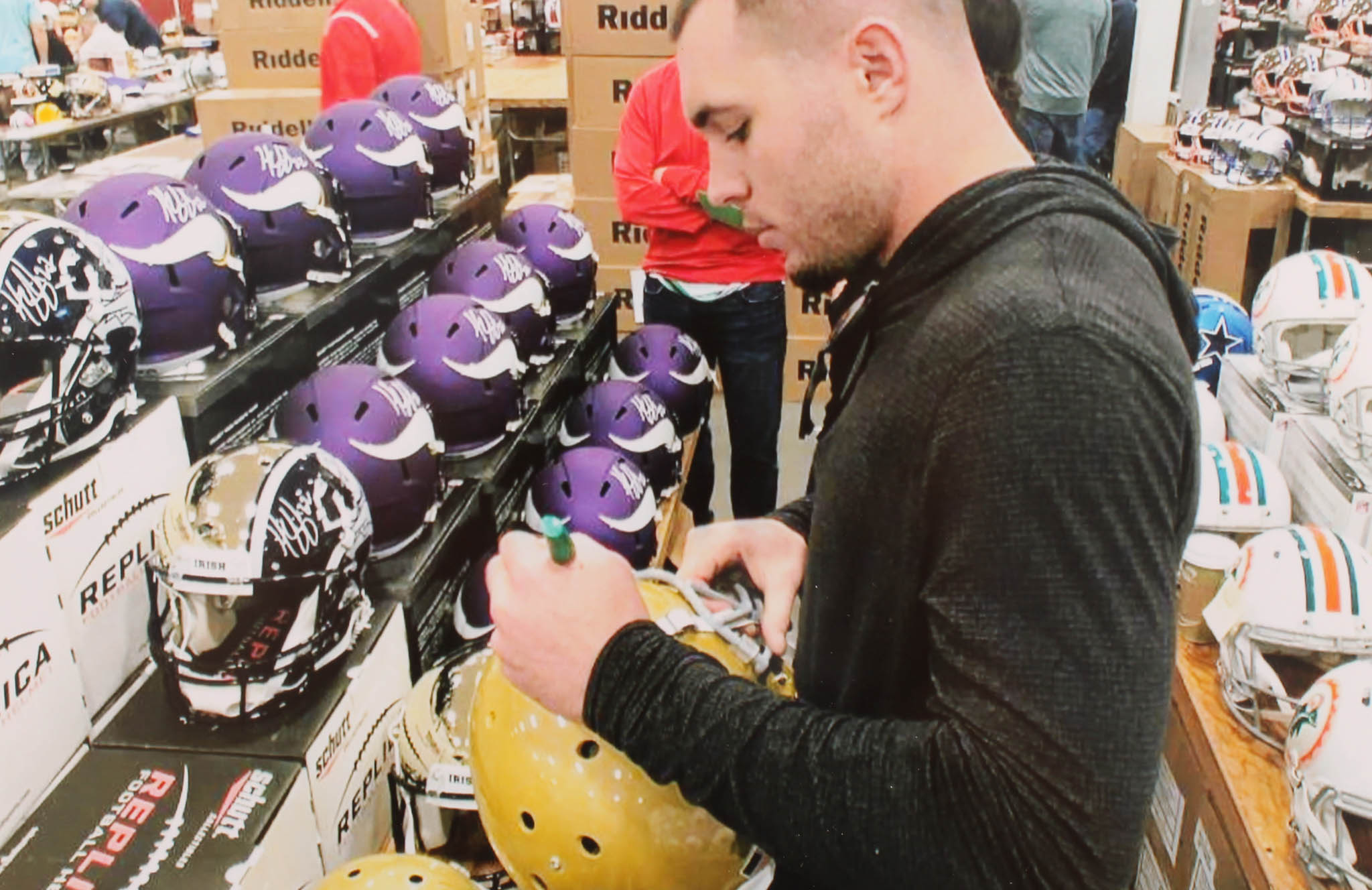 Harrison Smith Signed Notre Dame Fighting Irish Full-Size Helmet (Radtke COA) at PristineAuction.com Harrison Smith Signed Notre Dame Fighting Irish Full-Size Helmet (Radtke COA) at PristineAuction.com