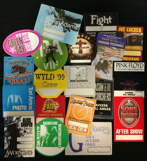 “MUSIC BOX” - Sportscards.com Music Memorabilia Mystery Box - Signed Albums & Photos, Tickets & More! at PristineAuction.com “MUSIC BOX” - Sportscards.com Music Memorabilia Mystery Box - Signed Albums & Photos, Tickets & More! at PristineAuction.com