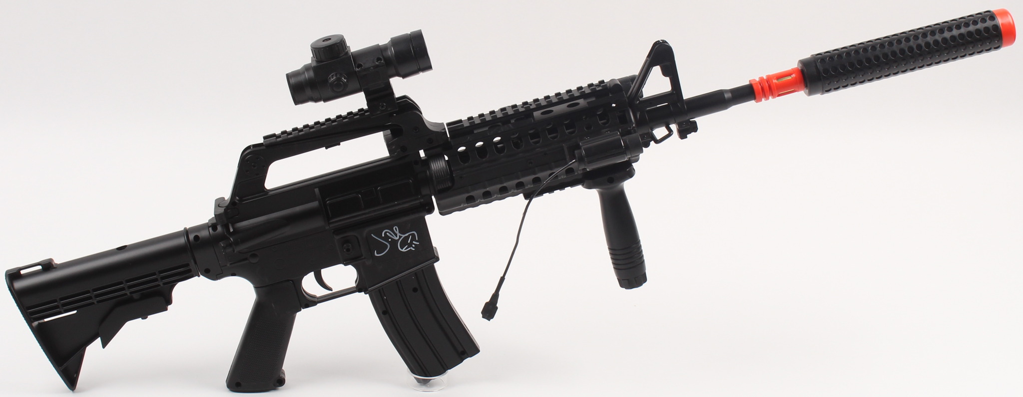 Jon Bernthal Signed Full-Size "Punisher" Replica Assault Rifle Airsoft Gun with Hand-Drawn Punisher Skull (Radtke COA) at PristineAuction.com Jon Bernthal Signed Full-Size "Punisher" Replica Assault Rifle Airsoft Gun with Hand-Drawn Punisher Skull (Radtke COA) at PristineAuction.com