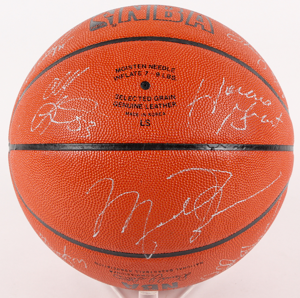 1991-92 Bulls Game Ball Series Basketball Team-Signed By (12) With Michael Jordan, Scottie Pippen, Horace Grant, John Paxton (JSA ALOA) at PristineAuction.com 1991-92 Bulls Game Ball Series Basketball Team-Signed By (12) With Michael Jordan, Scottie Pippen, Horace Grant, John Paxton (JSA ALOA) at PristineAuction.com