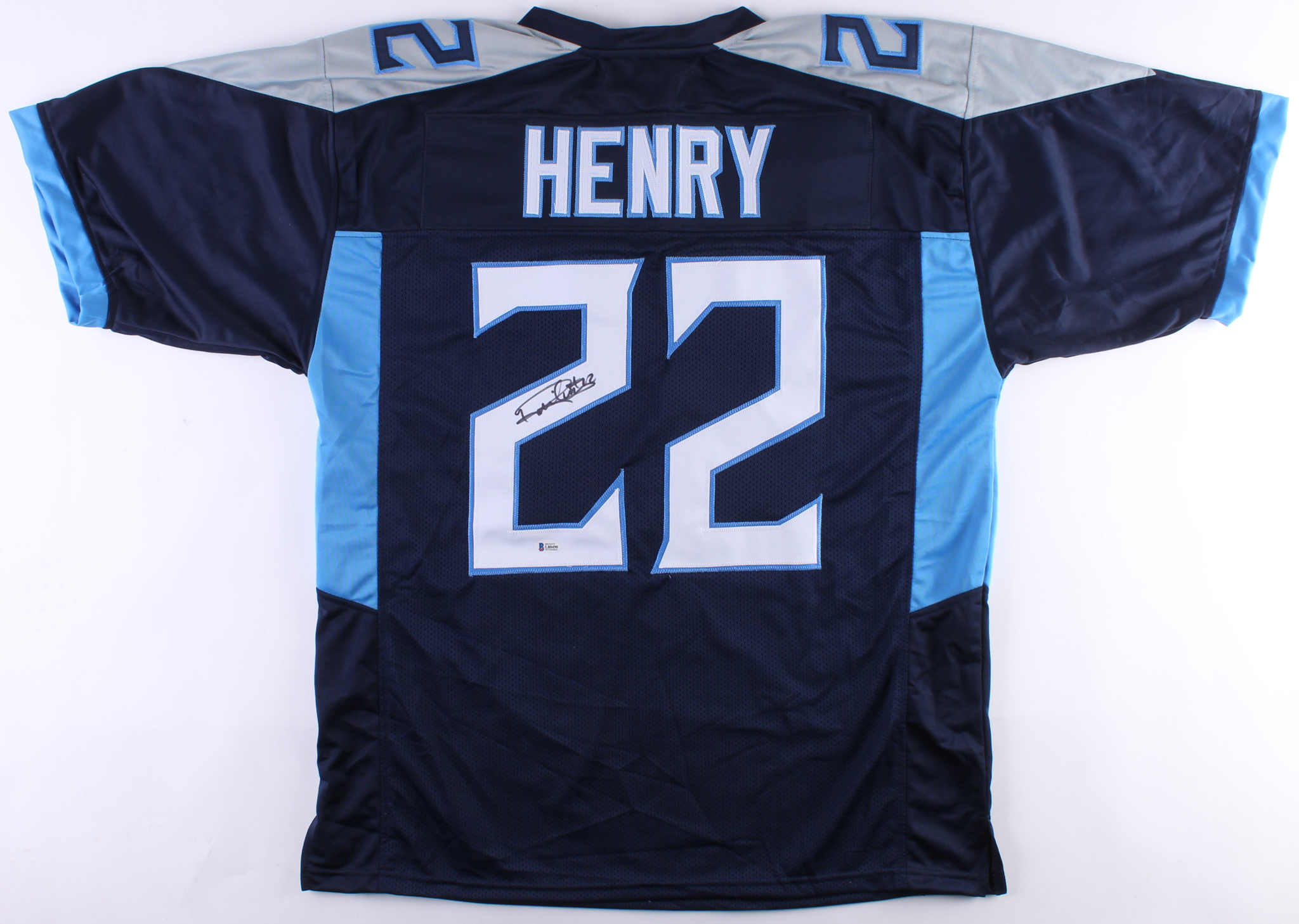 Derrick Henry Signed Titans Jersey (Beckett COA) at PristineAuction.com Derrick Henry Signed Titans Jersey (Beckett COA) at PristineAuction.com