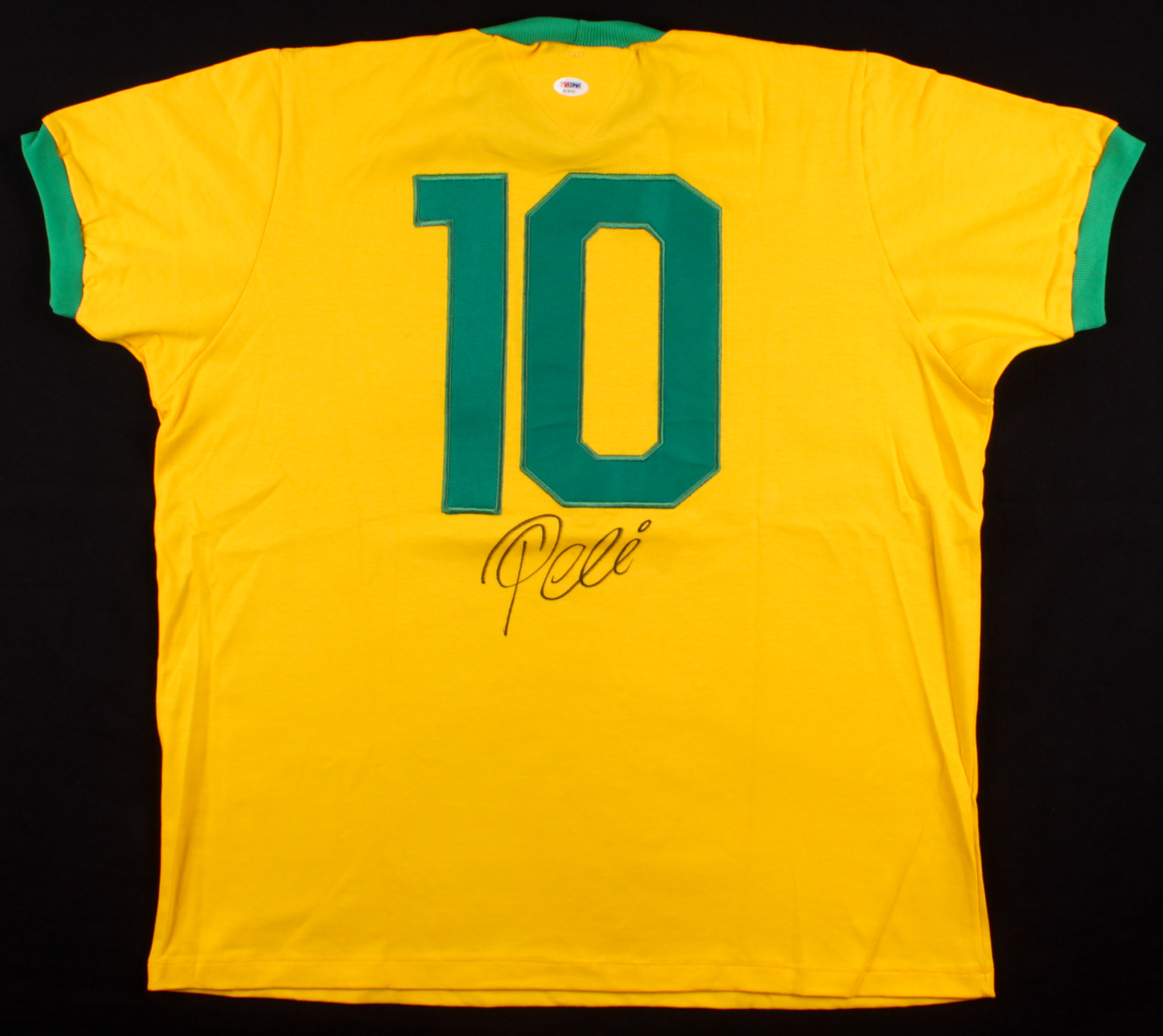 Pele Signed Team Brazil Jersey (PSA COA) at PristineAuction.com Pele Signed Team Brazil Jersey (PSA COA) at PristineAuction.com