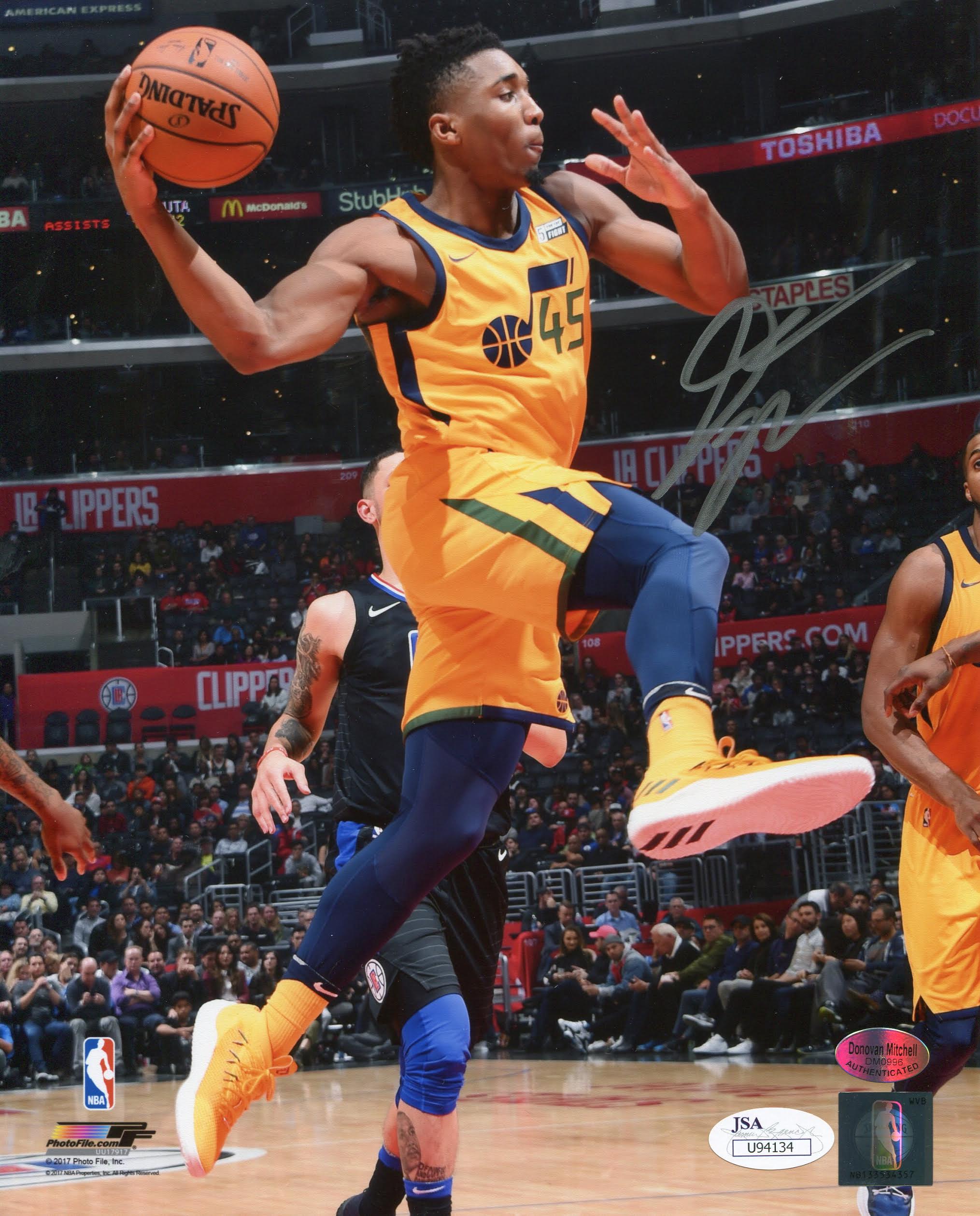 Donovan Mitchell Signed Jazz 8x10 Photo (JSA COA & Mitchell COA) at PristineAuction.com Donovan Mitchell Signed Jazz 8x10 Photo (JSA COA & Mitchell COA) at PristineAuction.com
